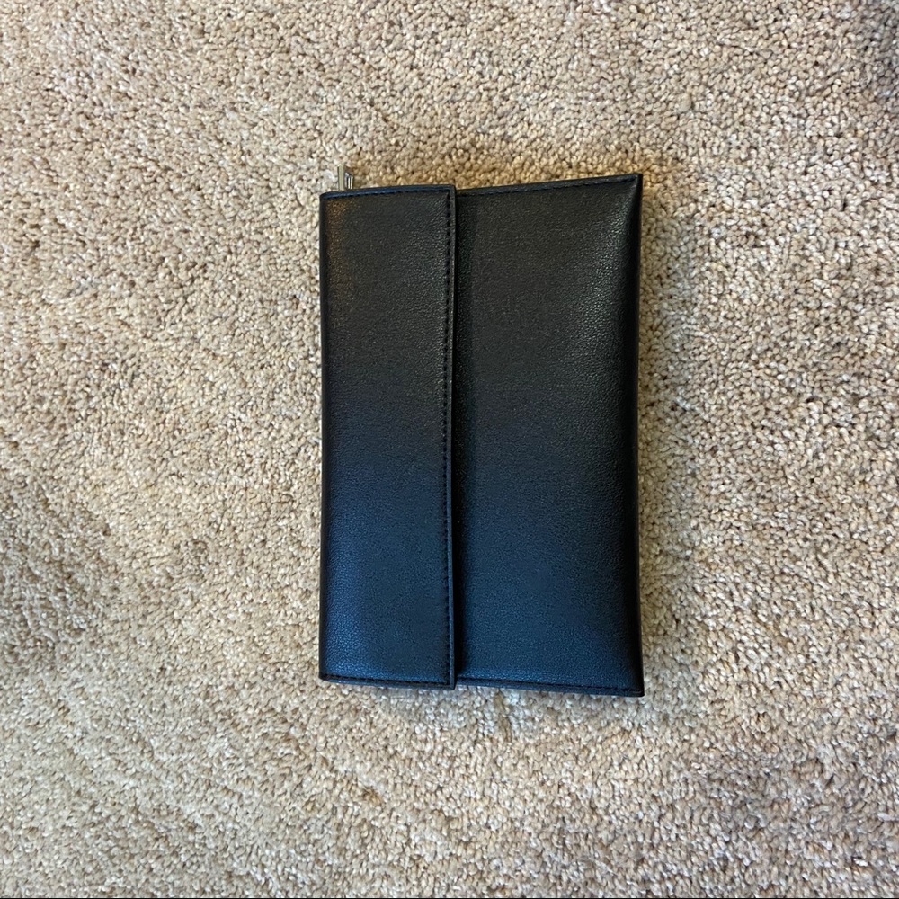 URBAN OUTFITTERS BLACK LEATHER CLUTCH
